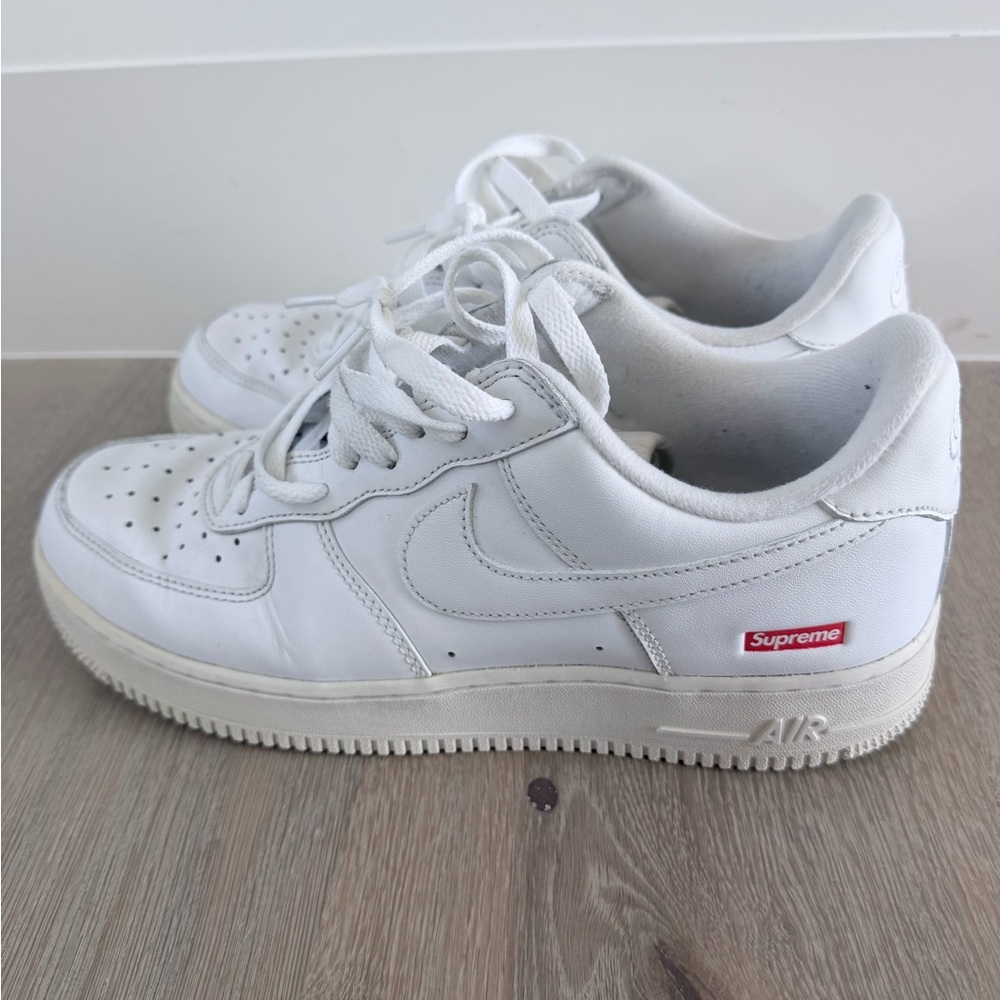 Nike Air Force 1 x Supreme Low Box Logo White Sneakers size 9 - Picture 2 of 10